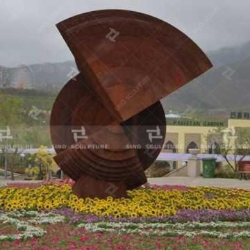 China 5 Meter hohe, maßgeschneiderte Corten-Stahlskulptur zur Gartendekoration zu verkaufen