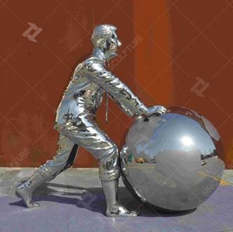 China Escultura de aço inoxidável fundição figura espelhada e globo à venda