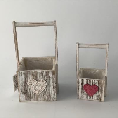 China Europe customized wooden storage box handcraft high quality storage wooden crate with heart decoration for sale