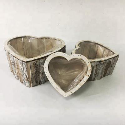 China Cheap Decorative China Heart Shape Garden Wooden Flower Pot Set Of Three With Liner for sale