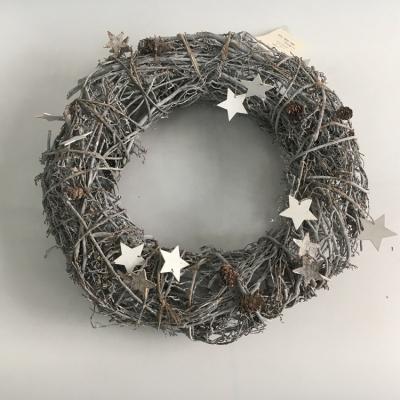 China New Eco-friendly Hot Quality Vine Branch Material Fashionable Christmas Wreath for sale