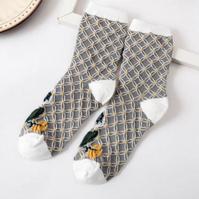 China Antibacterial Women Flower Thick Slouch Novelty Cotton Socks Vintage Floral Compression Socks for sale