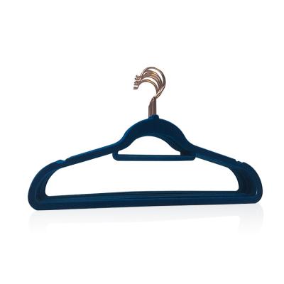 China 50pcs A Viable Set Of Hangers Wholesale Customized White Velvet Hangers Navy Blue Velvet Hangers For Cloths for sale