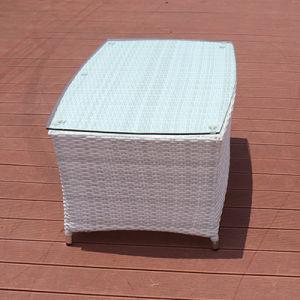 China Balcón interior silla de mesa sillas de ratán blanco muebles de jardín para el comedor en venta