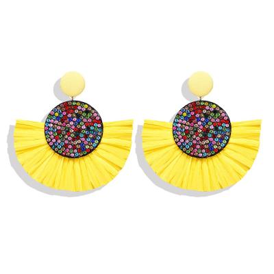 China 2019 Hot Selling Summer Fashion Rhinestones Women Jewelry Handmade Bohemian Raffia Girls Yellow Paper Earrings for sale