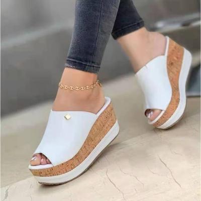 China 2021 Summer Fashion Casual Slope Trend Platform Sandals With Fish Mouth Chiffon Bottom Women's Outdoor Plus Size Slippers for sale