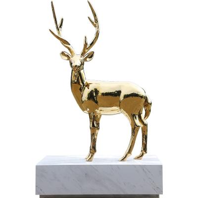 China Europe Wholesale Gold Deer Shape Artwork Animal Crafts Fiberglass Sculpture For Garden Gallery Decor Statue for sale