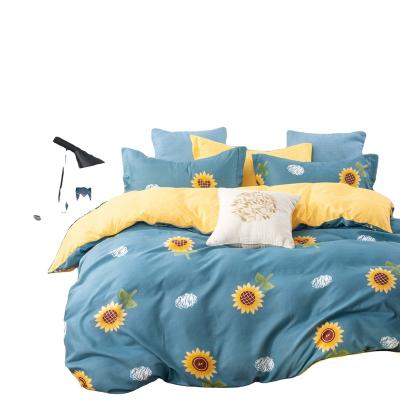 China 2022 Portable New Arrive Hot Sale Design 100% Cotton Customized Bedding Set High Quality Comforter for sale