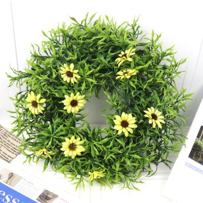 China Home Door Hanging Preserved Boxwood Flowers Wreath Home Decorative Plastic Green Leaves Daisy Flowers Wreath Wedding Decor Artificial for sale