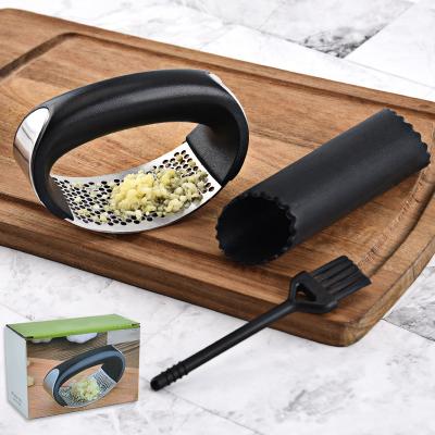 China Multi Purpose Kitchenware Accessories Kitchen Life Notch Viable Chopper Stainless Garlic Crusher Press Instrument for sale