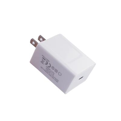 China 20W to 40W PD Fast Charger Type C to USB 3.0 Adapter UK Plug Wall Charger Wall Phone Charger 12v 2a Adapter for sale