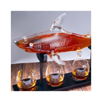 China Good Quality Modern Customized Whiskey Decanter Set Shark Shaped Decanter for sale