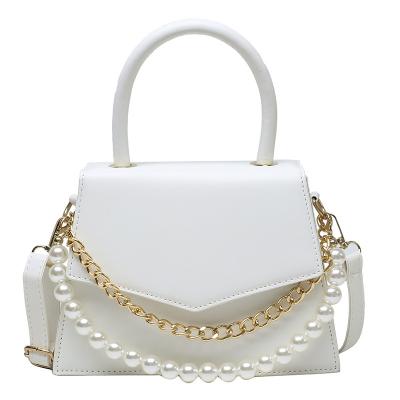 China 2022 New Women's Fashion Bag Women's Portable Korean Small Pearl Shoulder Bag Messenger Bag Chain Bags for sale