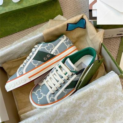 China Fashion trend vintage floral embroidery sports flat casual shoes for men and women white shoes small for women gG canvas shoes 1977 for sale