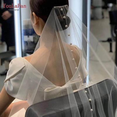 China Latest Applique Edge YouLaPan V64-S Fashion Short Tulle Pearl Veil, Bridal Veil With Hair Comb Female Wedding Veil for sale