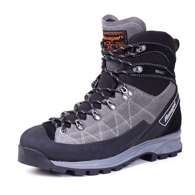 China Rock Resistant Waterproof Mid Slip Mountaineering Gray Hanagal Shoes for sale