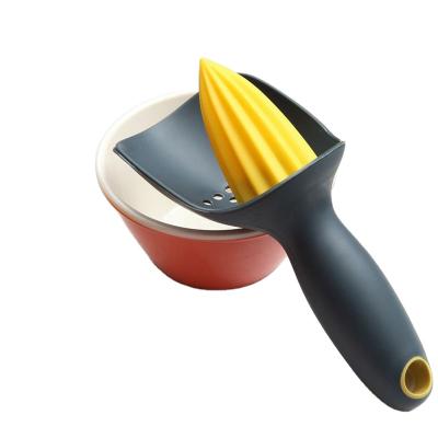 China New Viable Kitchen Ware Hot Plastic Orange Lemon Party Manual Squeezer Tool for sale