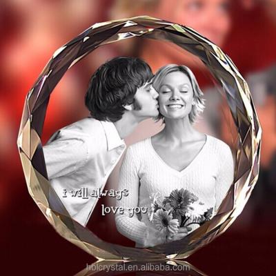 China Beautiful High Quality Round Crystal Europe Shape 3d Photo Frame for sale