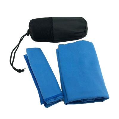 China Disposable Oversized Sand Free Microfiber Suede Pool Towel With Zipper Pouch Bag for sale