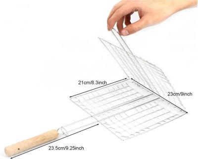 China Easily Cleaned The Most Popular Barbecue Mesh Grilling Net Barbecue Grilled Fish with Wooden Handle for sale