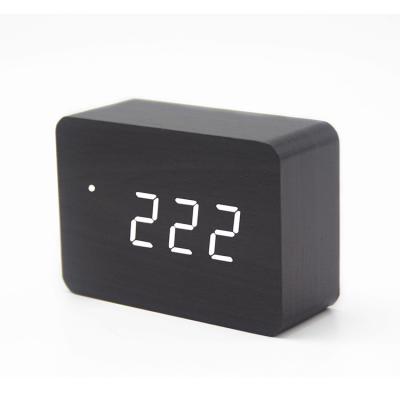 China Wholesale Antique style gift electronic children's alarm clock wooden clock maker creative multifunctional led mute for sale