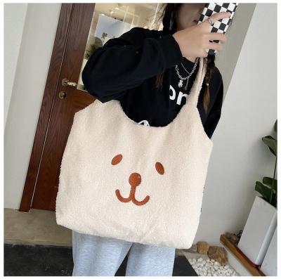 China 100% Large Capacity Eco-friendly Soft Lambs Like Shoulder Tote Bag Fluffy Fur Bear Casual Handbags Ladies Fashion Women Customer Handbag for sale