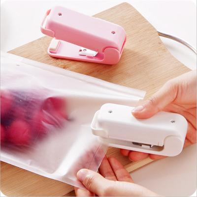 China Home Home Mini Sealer, Food Bag Hand Squeeze Kitchen Sealer SDHGHY00088 for sale