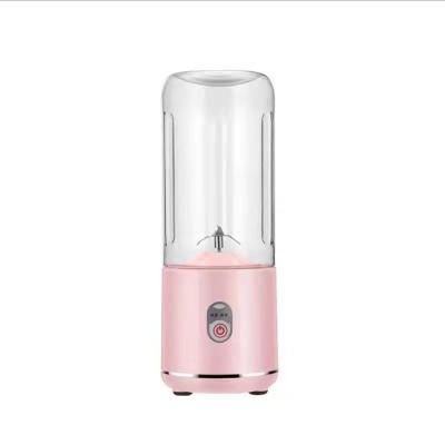 China Car mini cup usb portable rechargeable juicer fruit juicer various blender for sale