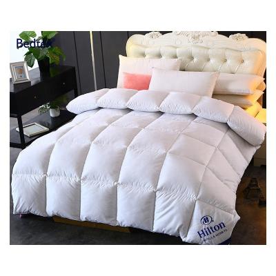 China Home Microfiber Customize Luxury Queen Comforter Sets , Summer Cotton Hilton Quilt for sale