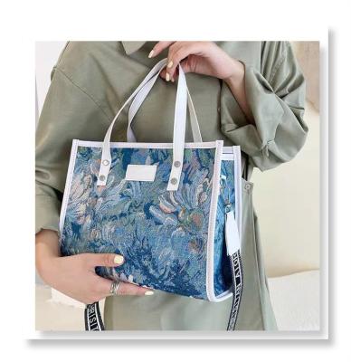 China 2021 New Trendy Canvas Tote Bag One-Shoulder All-match Oil Painting Texture Tote Bag High-End Large Capacity Women Handbag PORTABLE 2021 for sale