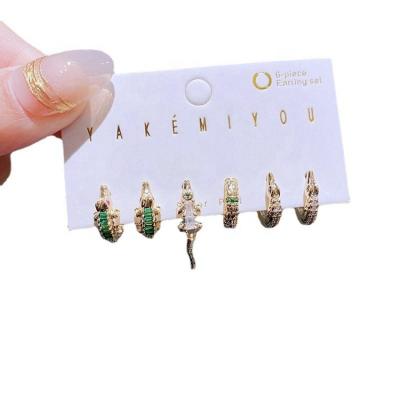 China New Design 6pcs TRENDY Green Crystal Animal Crocodile Stud Earrings And Huggie Earrings Set 14K Gold Plated Women Jewelry for sale