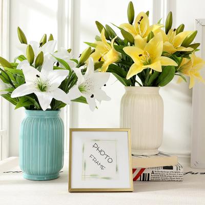 China Heads Wedding Artificial Lily Flower Home Plant Decoration Wholesale Simulation Home Decotation Mini 3 Flower for sale