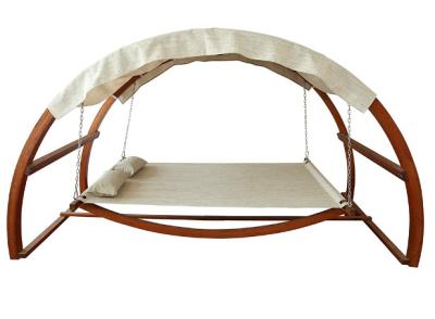 China Openluchtmeubilair 325cm van de de Hangmatpolyester van de Lengte het Houten Tuin Afbaardende Dubbel Te koop