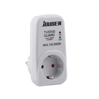 China High Quality Adjustable SVC Power Low Power Adapter, USB Charger, Universal Plug Voltage Surge Protector for sale