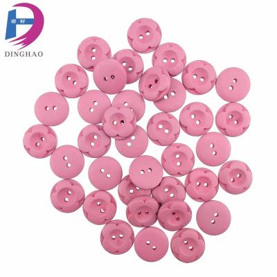 China OEM Supplier 15mm Wholesale Product 4 Hot Holes Viable Customized Wood Button for sale