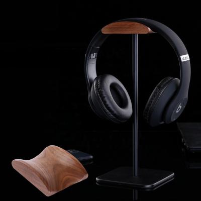 China Hot Selling Factory OEM/ODM 2023 Office Space New Earphone Stand With Different Colors Of Different Materials for sale