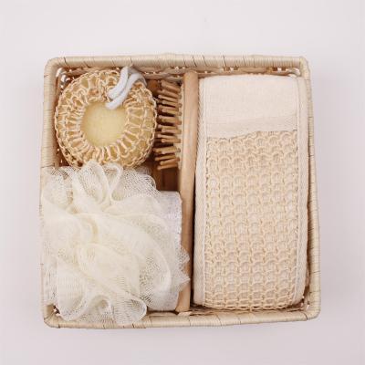 China Exfoliating And Cleansing Your Hot SPA Skin Spa Basket Kit Natural Customer Logo Massager Bath Gift Sets for sale