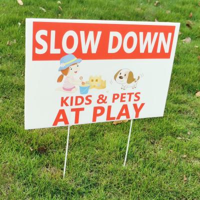 China ZMPACKING Slow Down Eco-Friendly Sign - Kids & Pets at Play Coroplast Double Sided Outdoor Signage - Lightweight, Waterproof Panel for sale