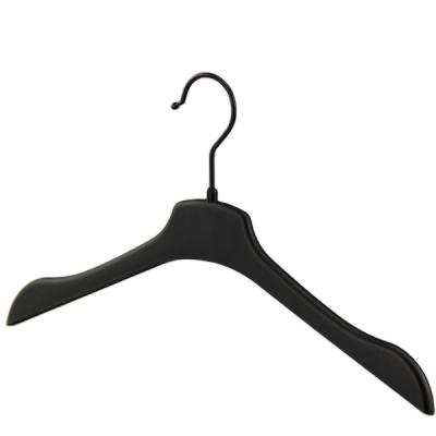 China Normal Long Lasting Thin Black And Blue Plastic Shirt Hanger for sale