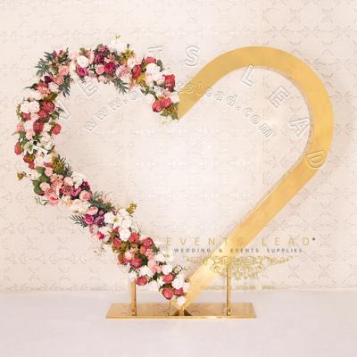 China New Design Durable Stainless Steel Heart Flower Wedding Gold Hot Selling Luxury Backdrop for sale