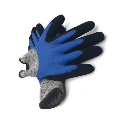 China Comfortable And Flexible / Abrasion Resistant / Cutting Resistant Blue Sandy Nitrile HPPE Sand Blasting Gloves for sale