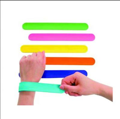 China factory custom silicone slap bracelets/slap band/plastic slap band for sale