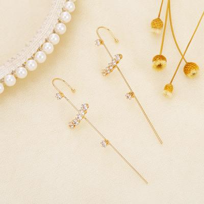 China European and American fashion simple rhinestone pierced earrings surround the ear cut long single ear female hook for sale