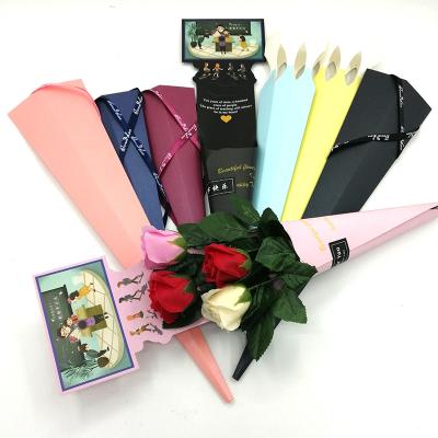 China Handmade Luxury Single Flower Packaging Portable Preserved Roses Bag Bouquet Handmade Gift Box Valentine Flower Packaging Box for sale