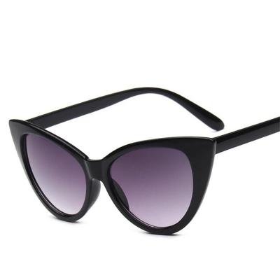 China Designer Black Unique Sunglasses Cat Eyes Luxury Eyewear Accessories Classic PC Frame Retro Fashion Sunglasses H2147 for sale