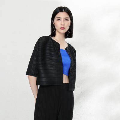 China QUICK DRY Pleated Polyester Fiber Craft Half-Sleeved Straight Ladies Casual Top for sale