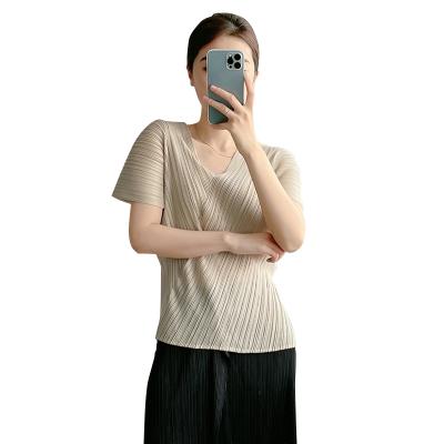 China Hot Exotic Pleated Women's French Mature Light V-Neck Slotted T-shirt Anti-wrinkle Blouse Style Women's New In 2021 Summer for sale