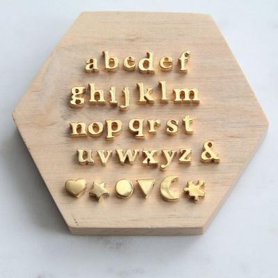 China A-z high quality environmental friendly 316l stainless steel 26 alphabet gold plated name diy necklace letters accessories pendant charms for sale