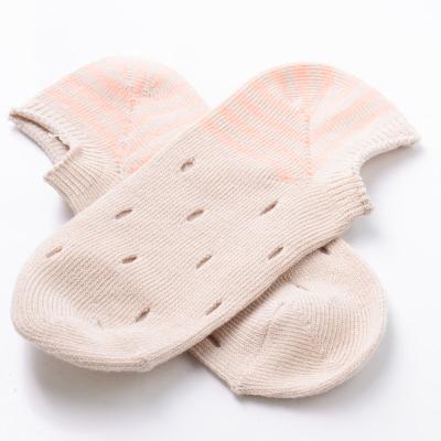 China QUICK DRY Floral Slouch Socks For Women Sheer Seamless Ankle Socks for sale