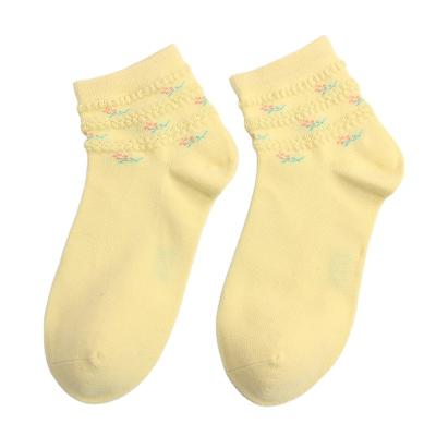 China Cute Cotton Women's Low Price Supply High Quality Small Flower Design High Quality Color Tube 4 Breathable Socks for sale